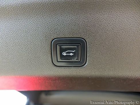 Used 2021 Cadillac Escalade ESV Premium Luxury w/ Driver Assist Tech Package AWD/4WD image 28