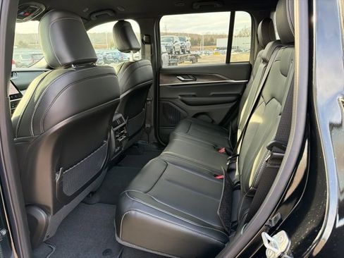 New 2025 Jeep Grand Cherokee Limited image 8