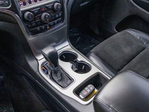 Used 2018 Jeep Grand Cherokee Altitude image 27