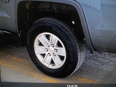 Used 2014 GMC Sierra 1500 SLE w/ SLE Value Package AWD/4WD image 13