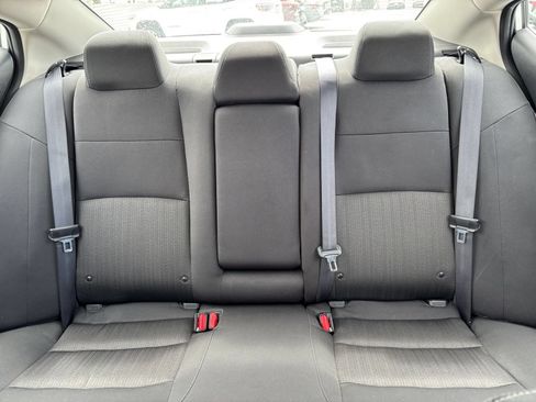 Used 2025 Nissan Altima 2.5 SV FWD image 38