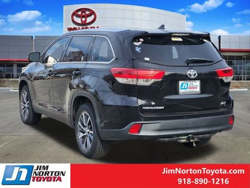 Used 2019 Toyota Highlander XLE image 8