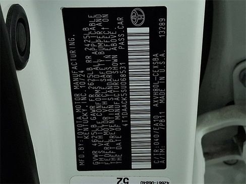 Used 2025 Toyota Camry SE image 27