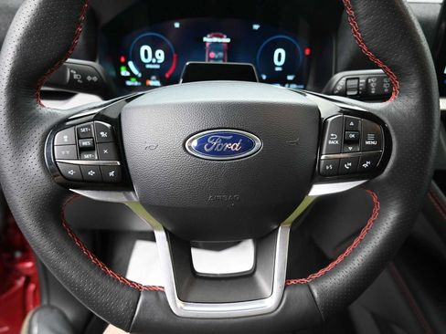 Used 2025 Ford Explorer ST-Line w/ ST-Line Street Pack AWD/4WD image 6