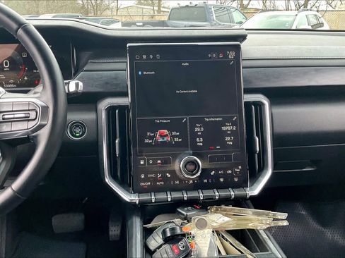 Used 2024 GMC Acadia Elevation image 7