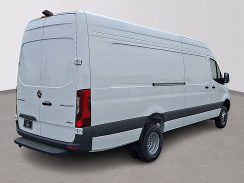 Used 2025 Mercedes-Benz Sprinter 3500 image 4