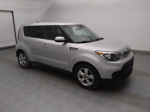 Used 2017 Kia Soul image 11