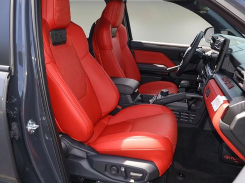 Certified 2025 Toyota Tacoma TRD Pro AWD/4WD image 19