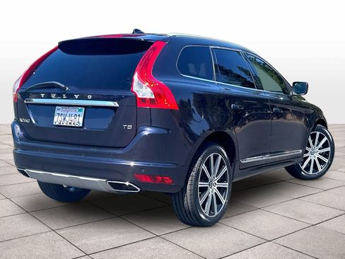 Used 2016 Volvo XC60 T5 Premier w/ Proximity Package FWD image 16