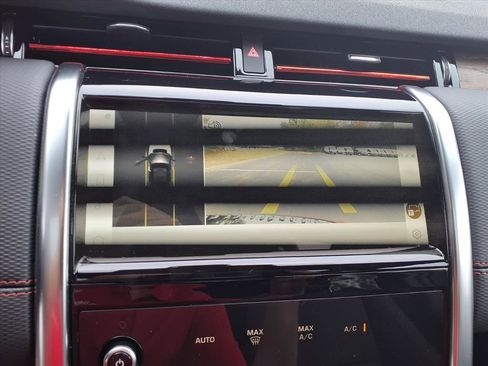 Used 2023 Land Rover Discovery Sport SE R-Dynamic image 16