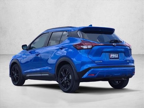 Used 2022 Nissan Kicks SR w/ Interior Electronics Package FWD image 8