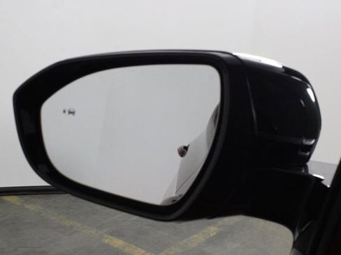 Used 2023 Chevrolet Bolt LT image 40