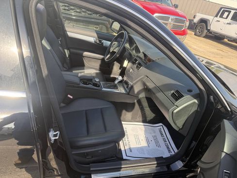 Used 2009 Mercedes-Benz C 300 Sedan image 11