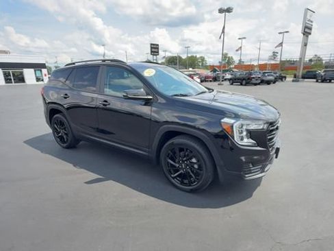 Certified 2023 GMC Terrain SLE w/ Driver Convenience Package AWD/4WD image 2