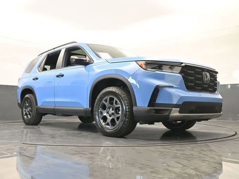 Used 2025 Honda Pilot TrailSport image 69