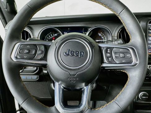 Used 2023 Jeep Wrangler Unlimited Sahara AWD/4WD image 41