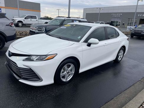 Used 2023 Toyota Camry LE image 3