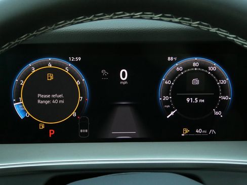 New 2025 Volkswagen Tiguan SE image 5