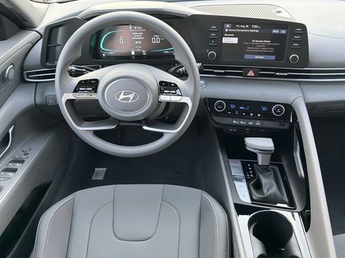 New 2026 Hyundai Elantra Hybrid FWD image 24