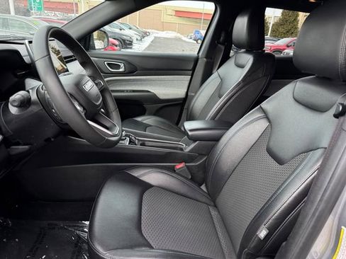 Used 2024 Jeep Compass Latitude w/ Altitude Special Edition image 6