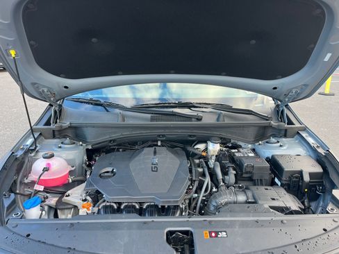 Used 2025 Kia Sportage LX image 31