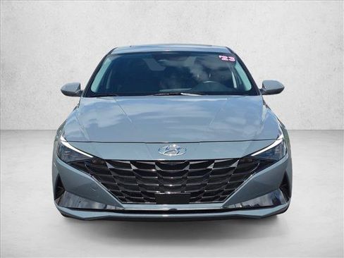 Used 2023 Hyundai Elantra Limited FWD image 3