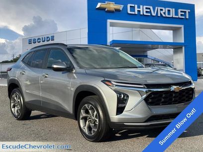 Used 2025 Chevrolet Trax LT w/ Driver Confidence Package