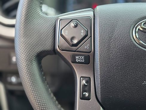 Used 2022 Toyota Tacoma TRD Off-Road w/ Technology Package image 32