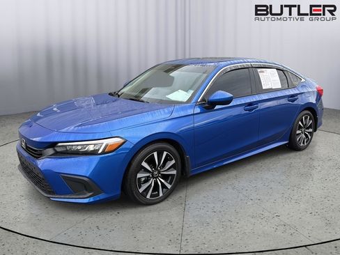 Used 2024 Honda Civic EX image 2