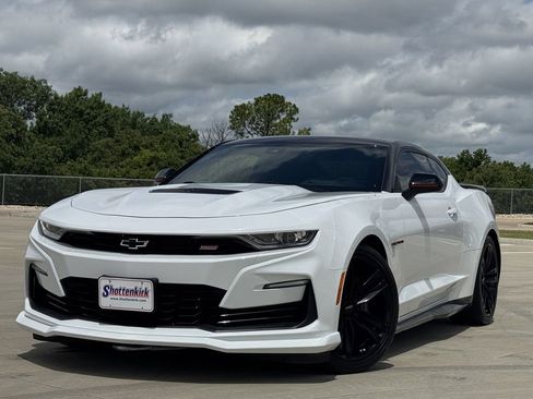Used 2021 Chevrolet Camaro SS w/ Redline Edition RWD image 2