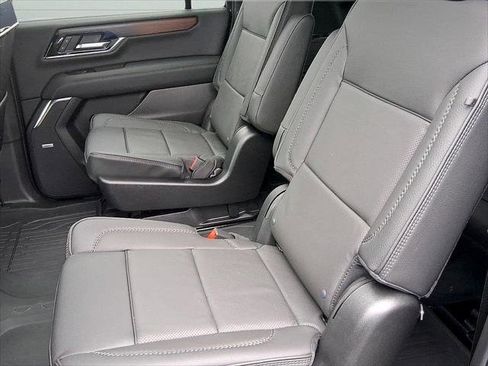 New 2026 GMC Yukon XL Denali w/ Denali Reserve Package AWD/4WD image 13