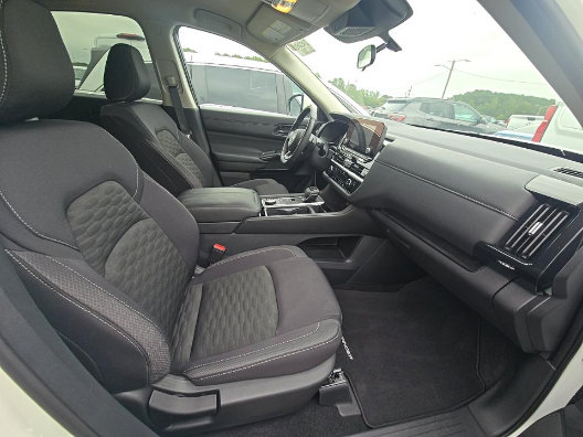 Used 2024 Nissan Pathfinder SV AWD/4WD image 10