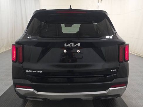 Used 2025 Kia Sorento EX AWD/4WD image 11