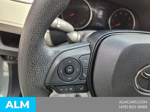 Used 2019 Toyota RAV4 XLE w/ Convenience Package FWD image 27