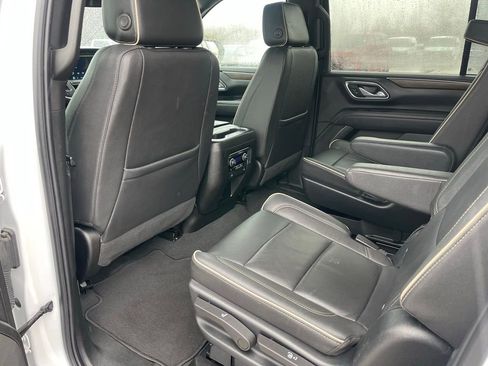 Used 2023 Chevrolet Suburban Premier AWD/4WD image 15