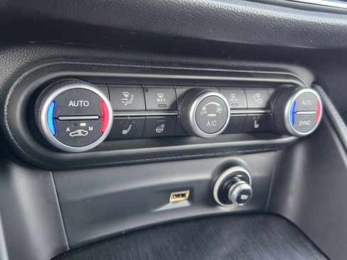 Used 2023 Alfa Romeo Stelvio Sprint RWD image 18