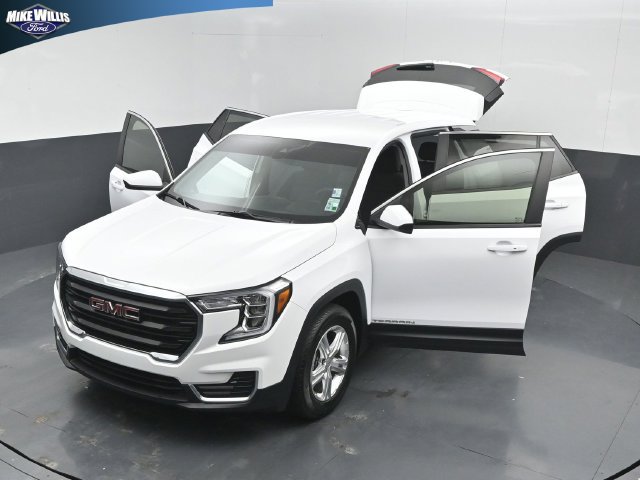 Used 2024 GMC Terrain SLE FWD image 26