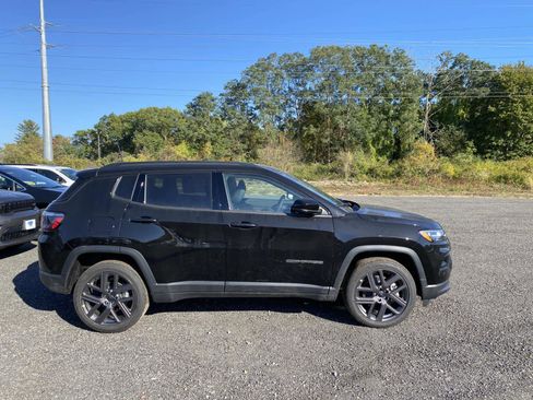 New 2026 Jeep Compass Limited image 2