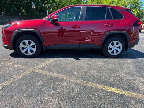 Used 2023 Toyota RAV4 LE AWD/4WD image 5