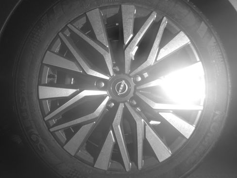 Used 2025 Nissan Altima 2.5 SV FWD image 12