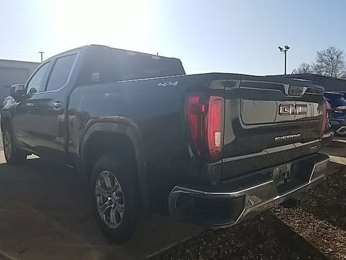 Certified 2025 GMC Sierra 1500 SLT image 18