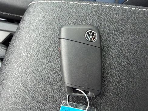 New 2026 Volkswagen Taos SEL AWD/4WD image 30