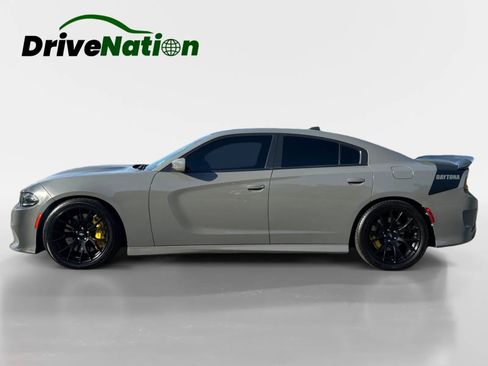 Used 2018 Dodge Charger R/T RWD image 8
