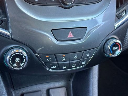 Used 2016 Chevrolet Cruze LT image 27