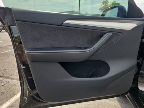 Used 2023 Tesla Model Y Long Range AWD/4WD image 17