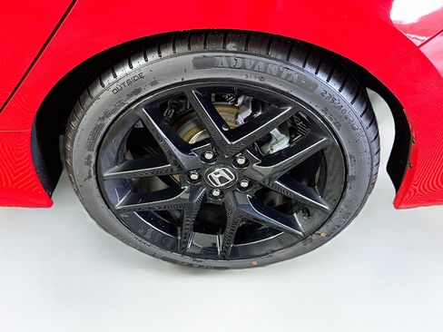 Used 2025 Honda Civic Sport image 11
