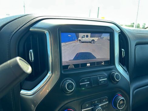 Used 2020 Chevrolet Silverado 1500 LT Trail Boss AWD/4WD image 17