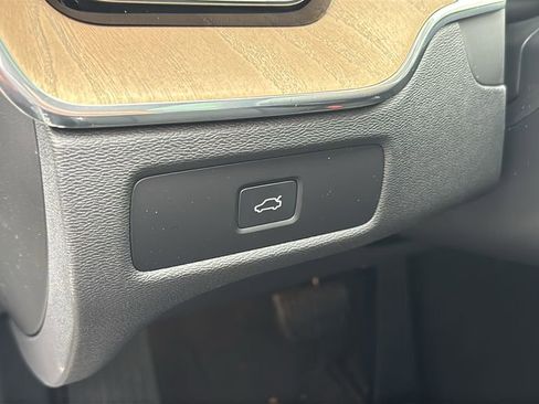 New 2026 Volvo XC60 B5 Plus w/ Protection Package Premier image 14