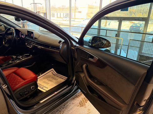 Used 2018 Audi S4 Premium Plus w/ Navigation Package image 17