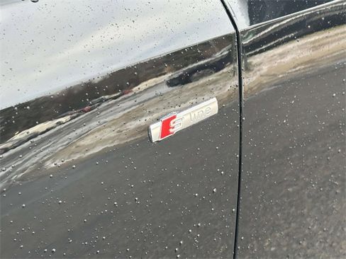 Used 2024 Audi Q3 2.0T Premium Plus image 11